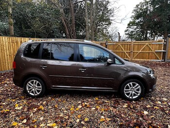 Used Volkswagen Touran 2011 for sale - 76996299: Photo