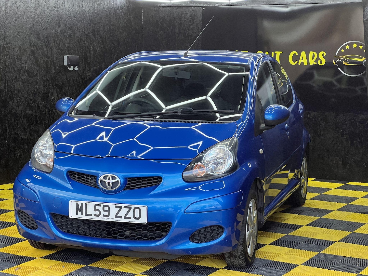 Used Toyota AYGO 2009 for sale - 77768240: Photo 2