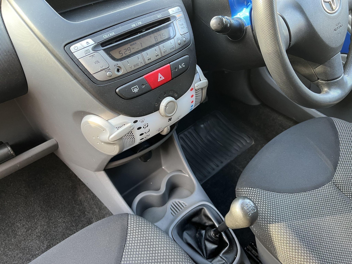 Used Toyota AYGO 2009 for sale - 77768240: Photo 26