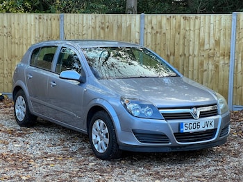 (06) - 1.6i 16v Club 5dr