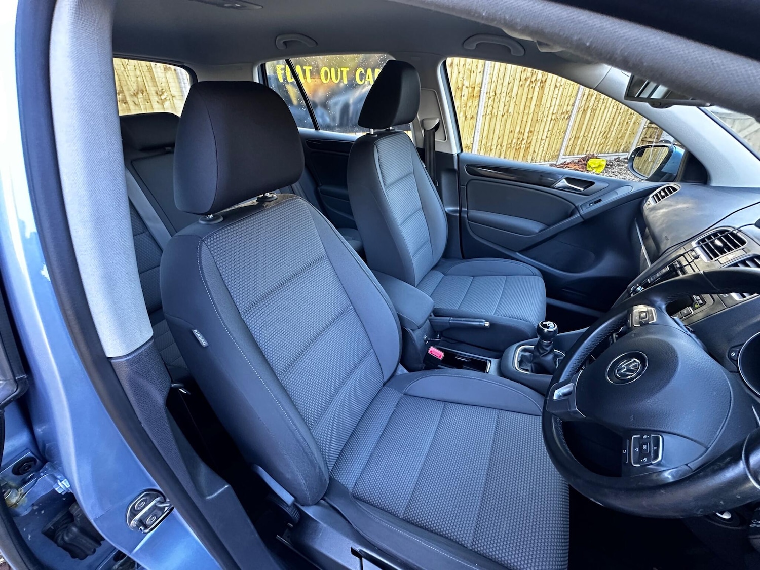 Used Volkswagen Golf 2011 for sale - 76667077: Photo 2