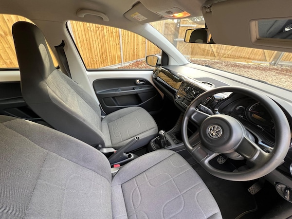 Used Volkswagen up! 2016 for sale - 76215118: Photo 14
