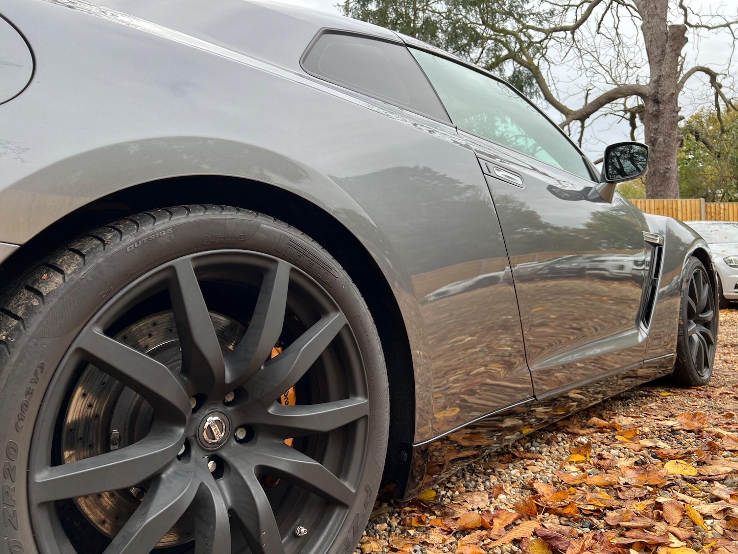 Used Nissan GT-R 2011 for sale - 76360529: Photo 2