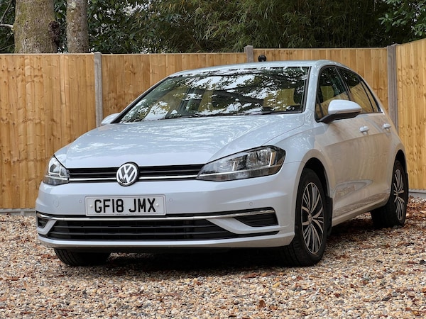 Used Volkswagen Golf 2018 for sale - 76215519: Photo 1