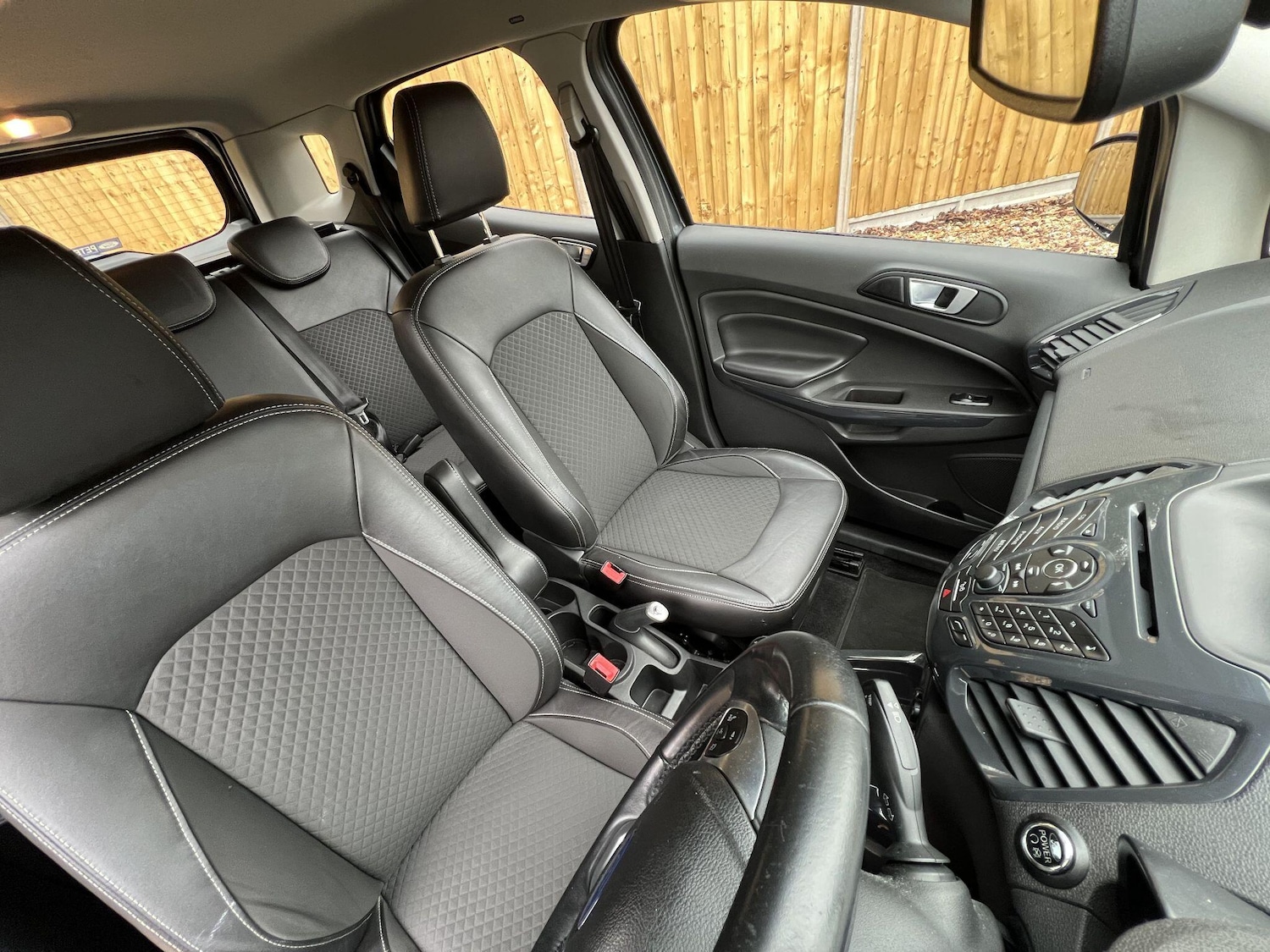 Used Ford Ecosport 2015 for sale - 77633909: Photo 2