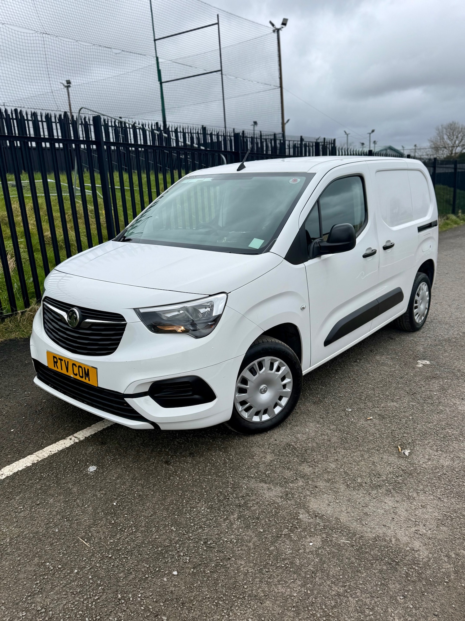Used Vauxhall Combo 2020 for sale - 77917558: Photo 2