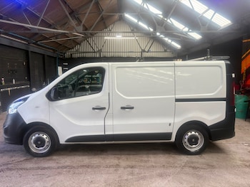 Used Vauxhall Vivaro 2017 for sale - 79490940: Photo