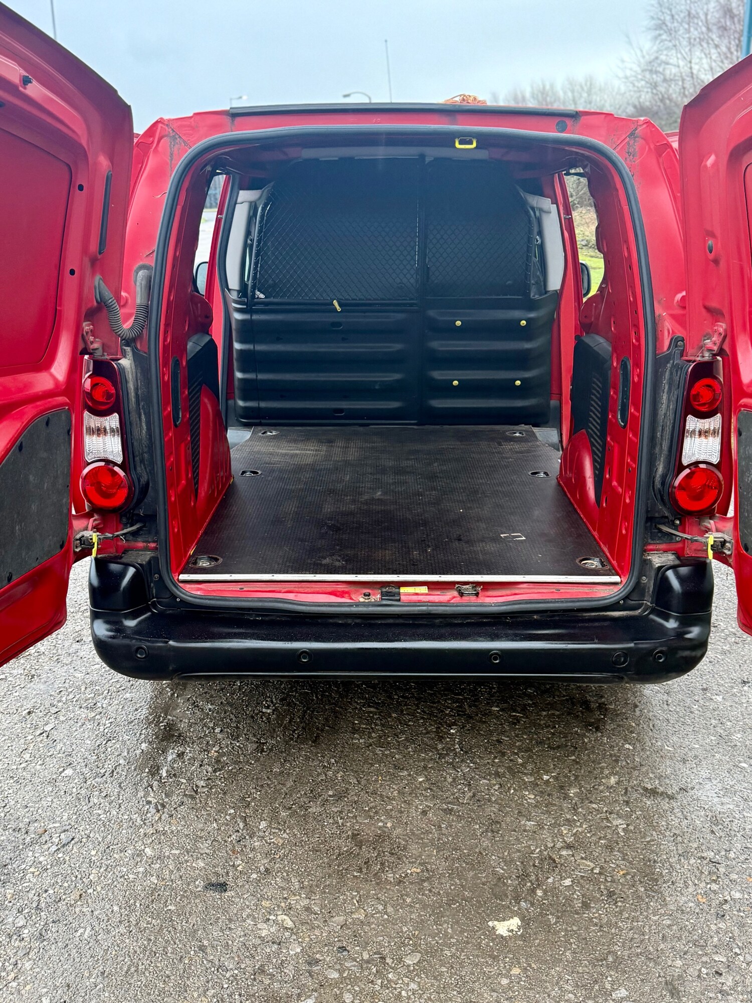 Used Peugeot Partner 2015 for sale - 77465836: Photo 12