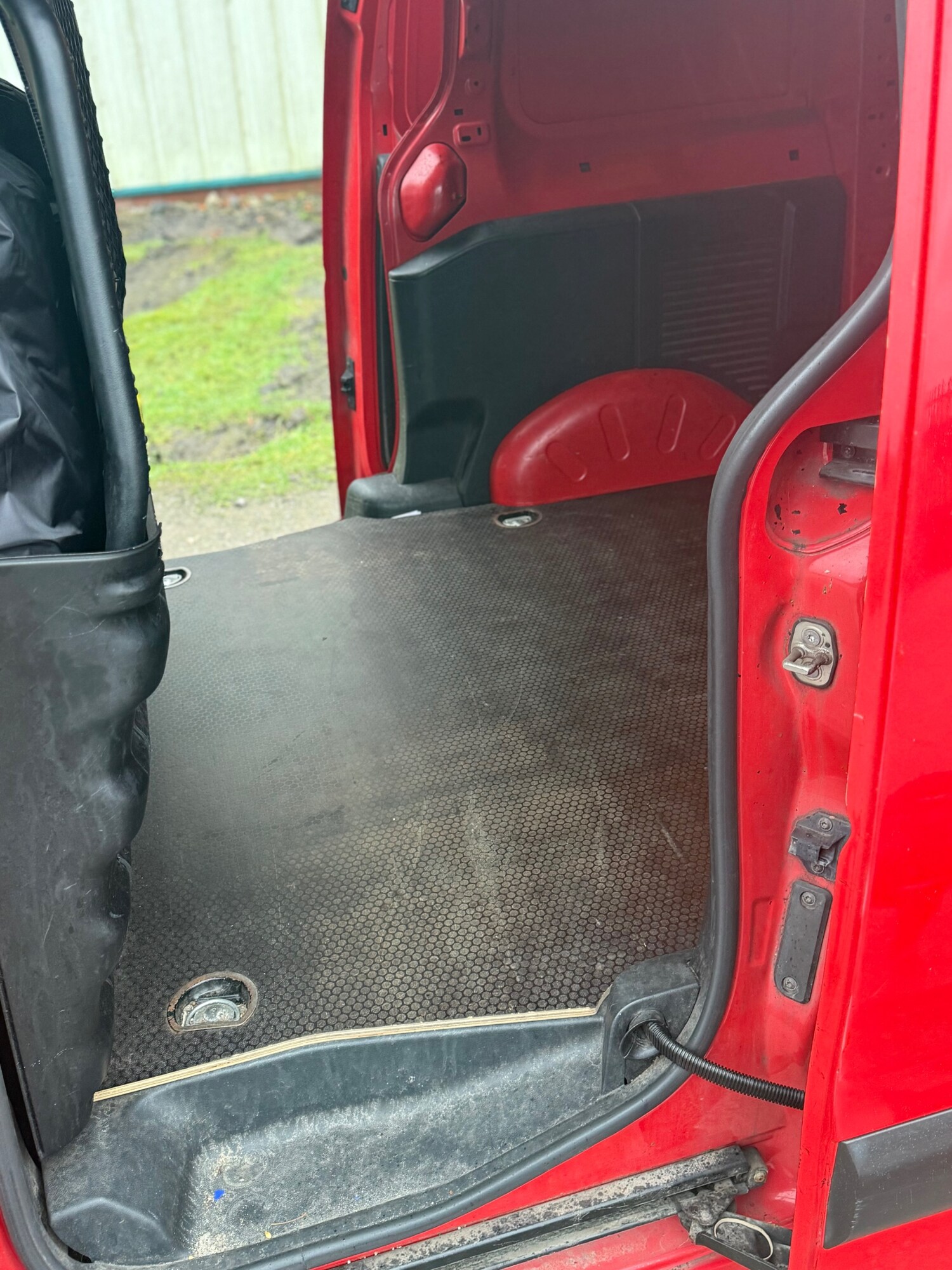 Used Peugeot Partner 2015 for sale - 77465836: Photo 16