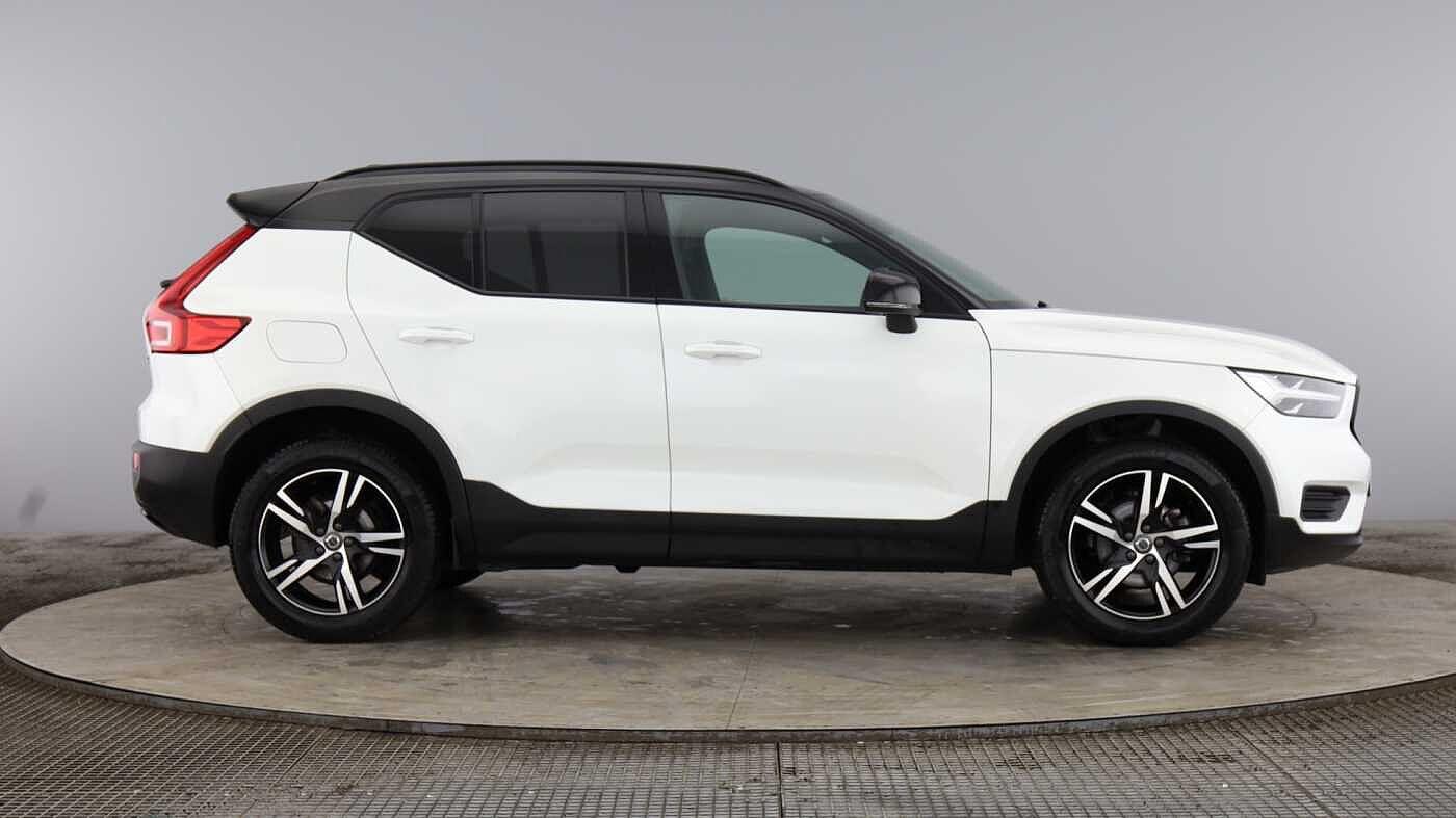 Used Volvo XC40 2022 for sale - 76432147: Photo 2