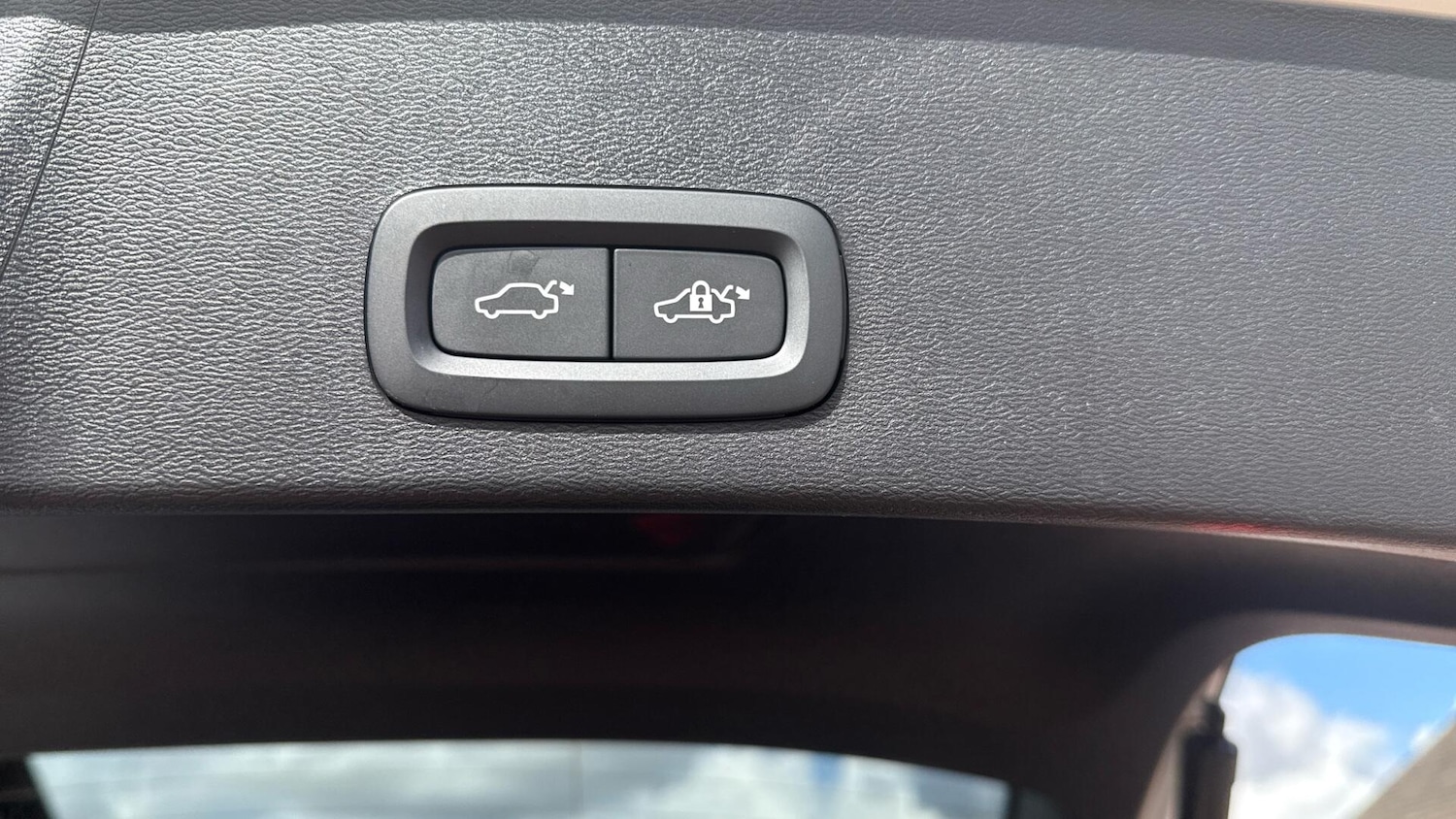 Used Volvo XC40 2025 for sale - 76899054: Photo 48