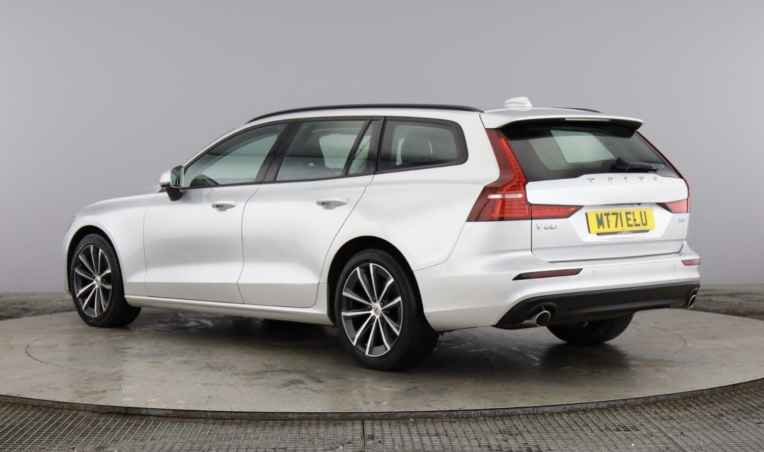 Used Volvo V60 2021 for sale - 77673075: Photo 14