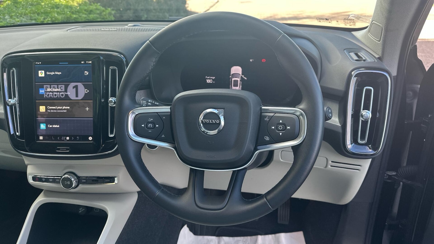 Used Volvo XC40 2024 for sale - 76307241: Photo 11
