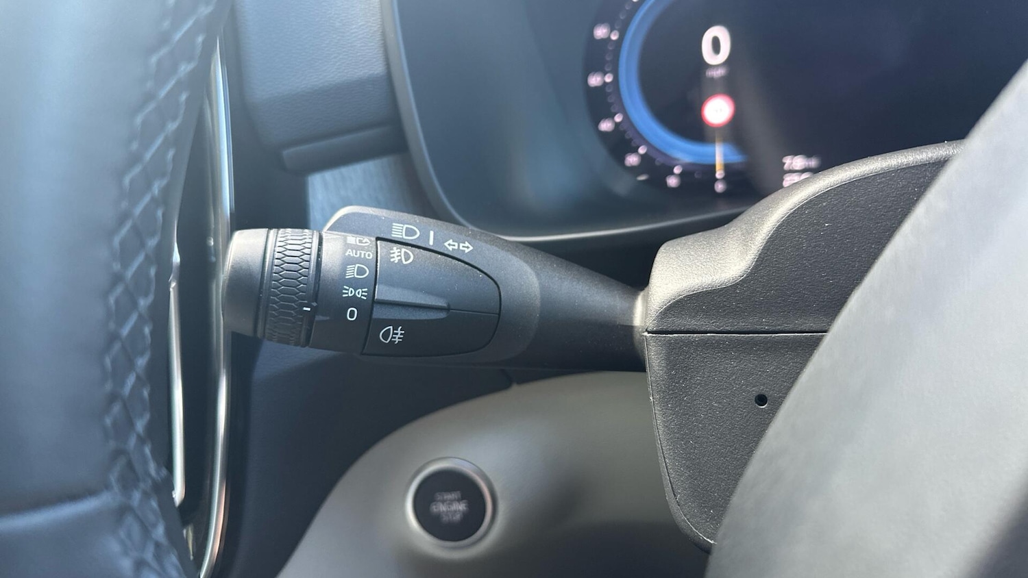 Used Volvo XC40 2024 for sale - 76307241: Photo 19