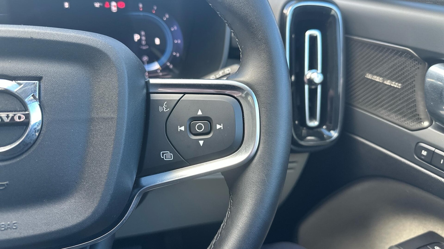 Used Volvo XC40 2024 for sale - 76307241: Photo 21