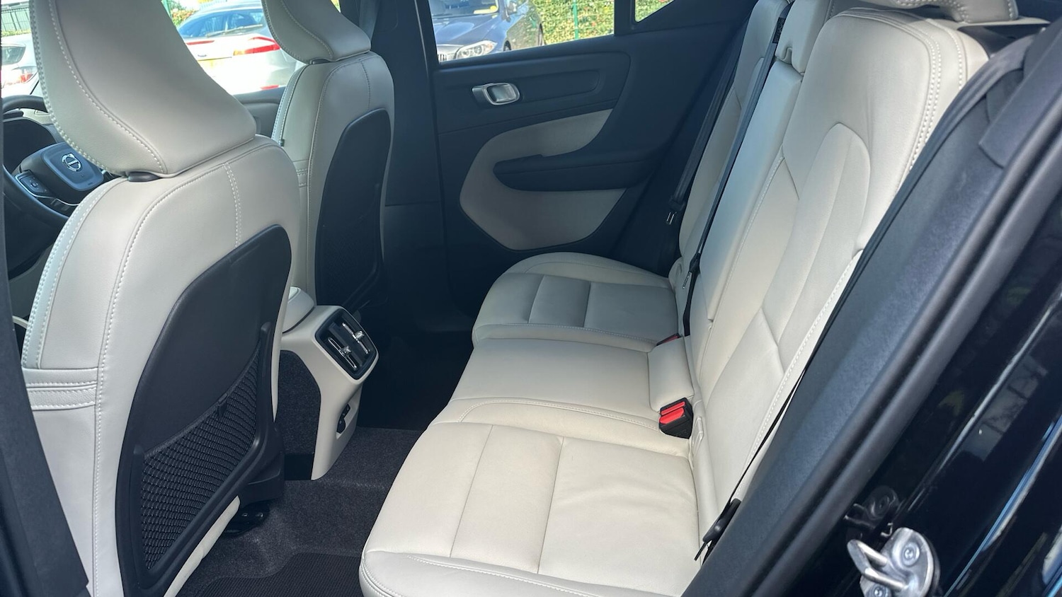 Used Volvo XC40 2024 for sale - 76307241: Photo 31