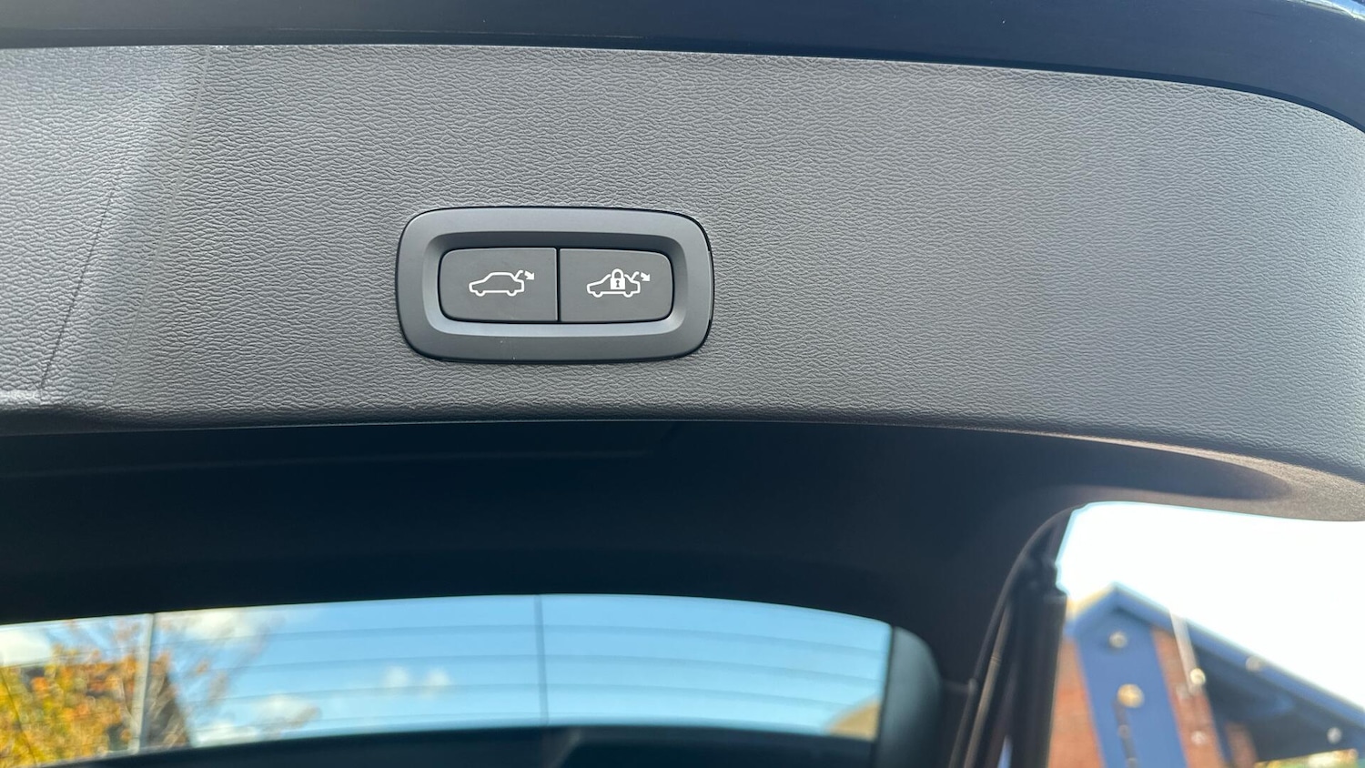 Used Volvo XC40 2024 for sale - 76307241: Photo 32