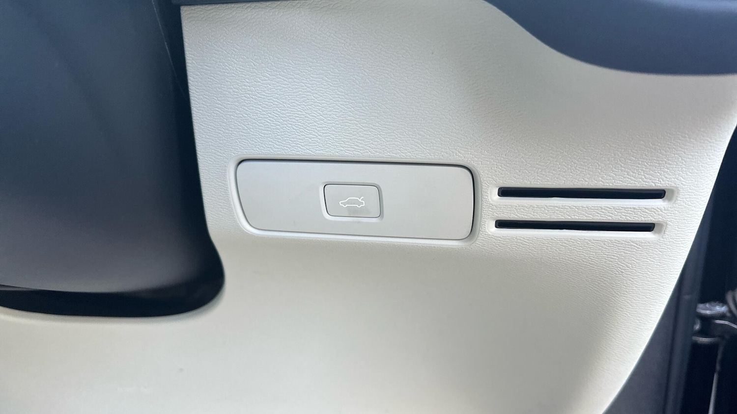 Used Volvo XC40 2024 for sale - 76307241: Photo 34