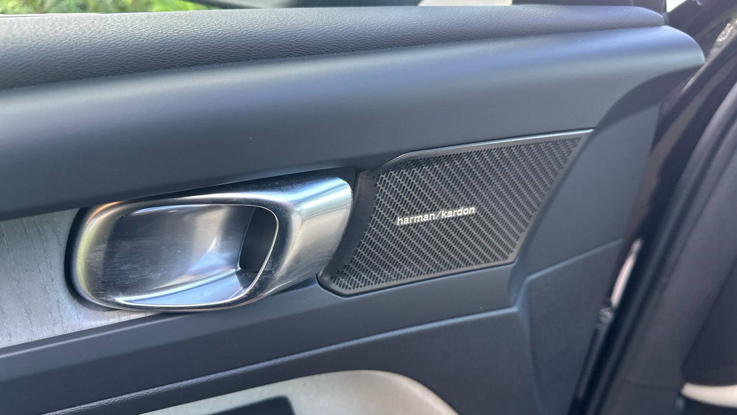 Used Volvo XC40 2024 for sale - 76307241: Photo 46