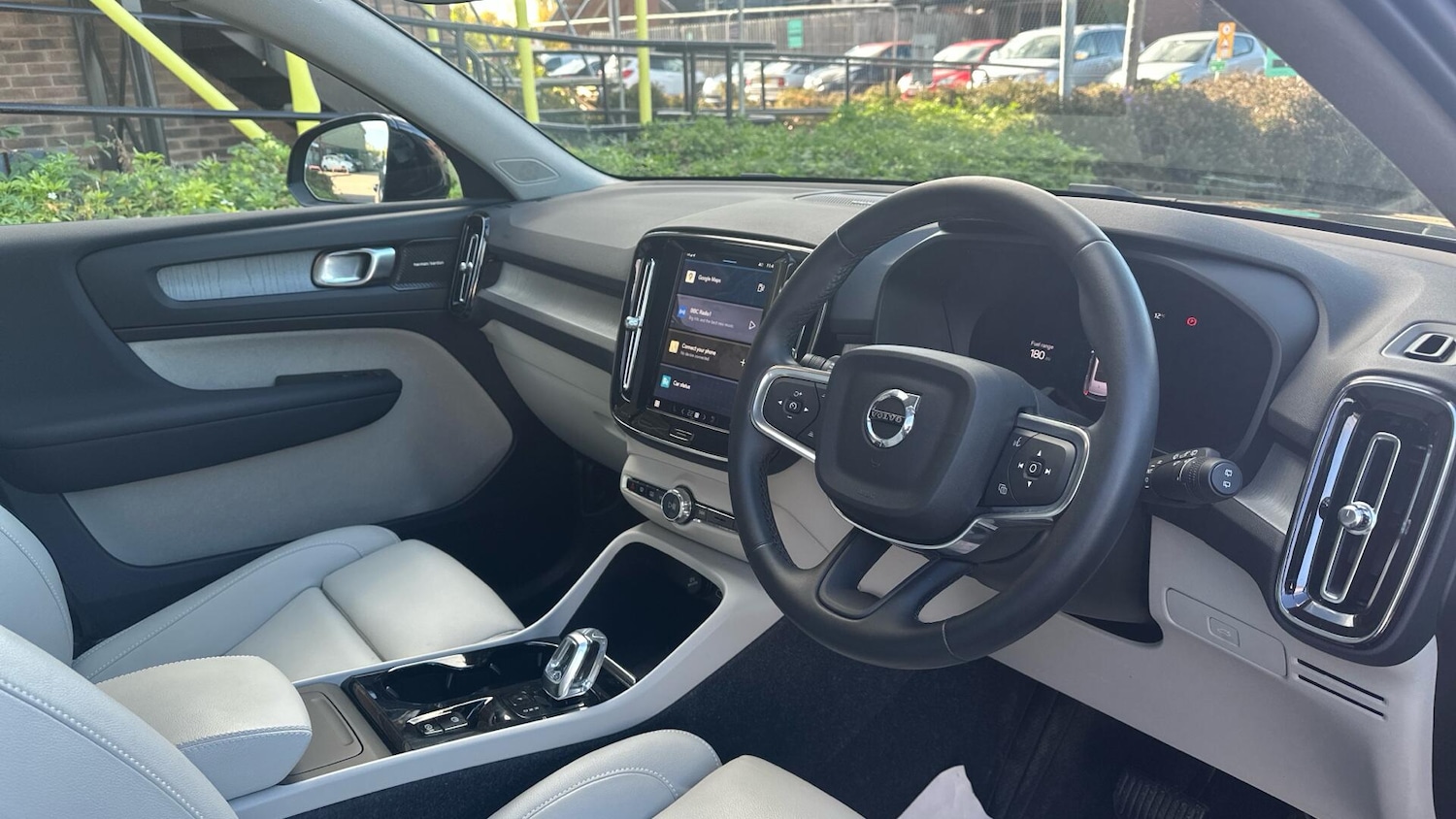 Used Volvo XC40 2024 for sale - 76307241: Photo 5