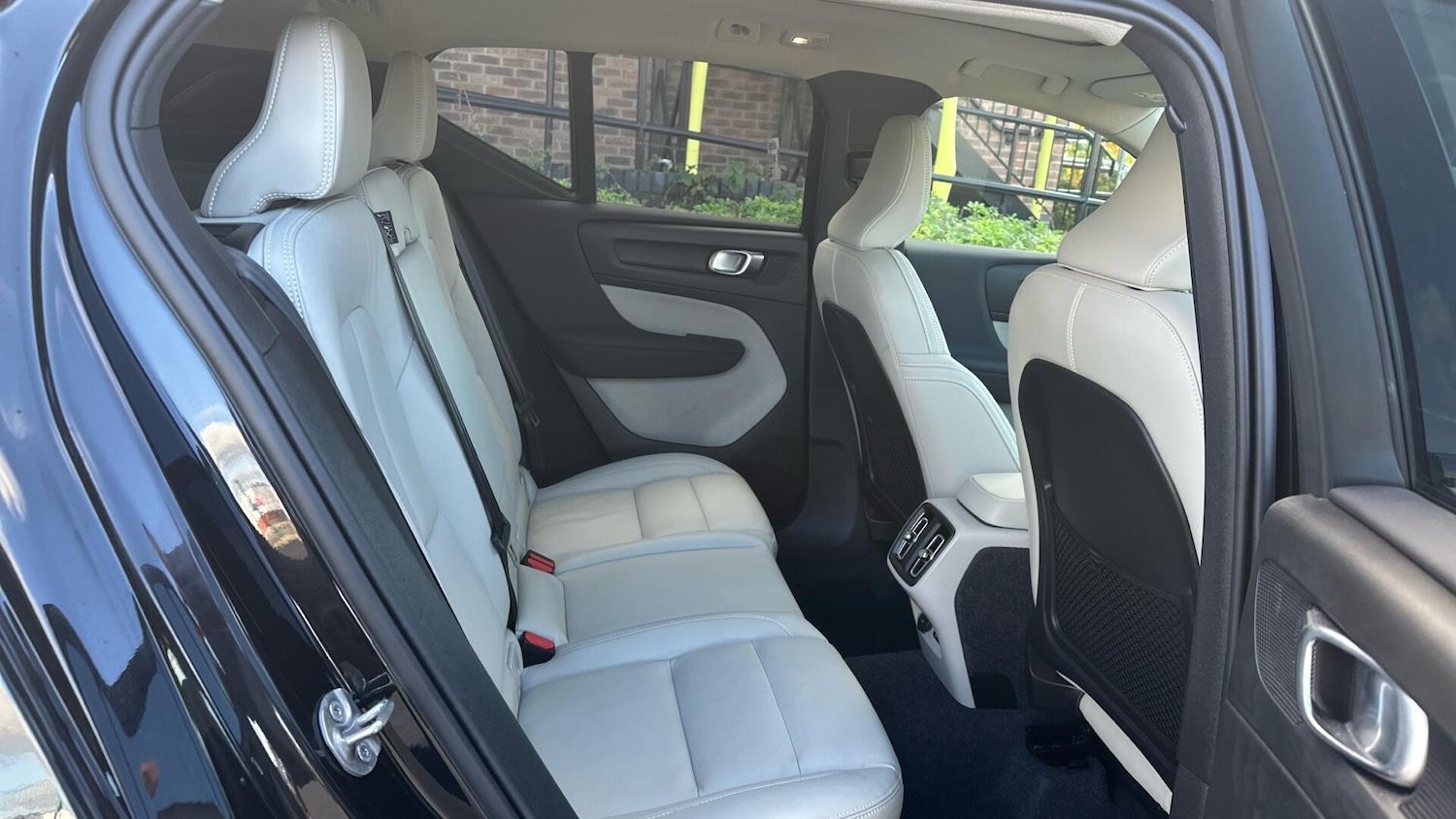 Used Volvo XC40 2024 for sale - 76307241: Photo 7