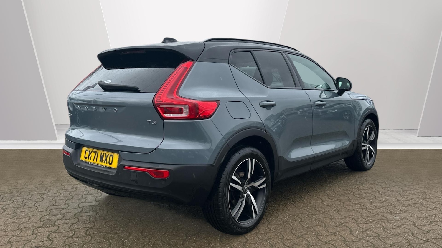 Used Volvo XC40 for sale - 77268122: Photo 2
