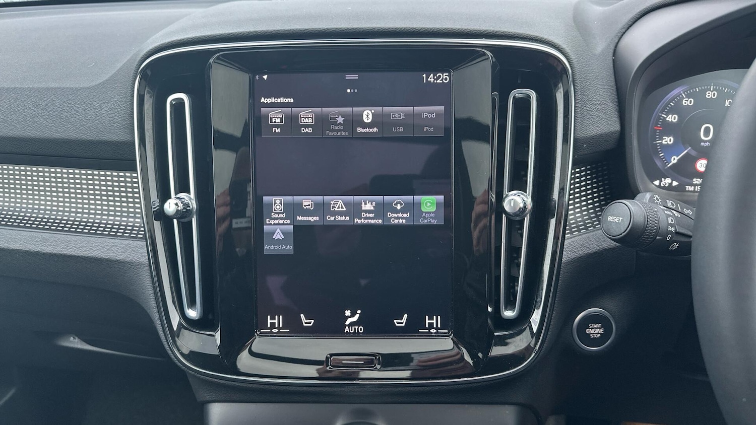 Used Volvo XC40 for sale - 77268122: Photo 26