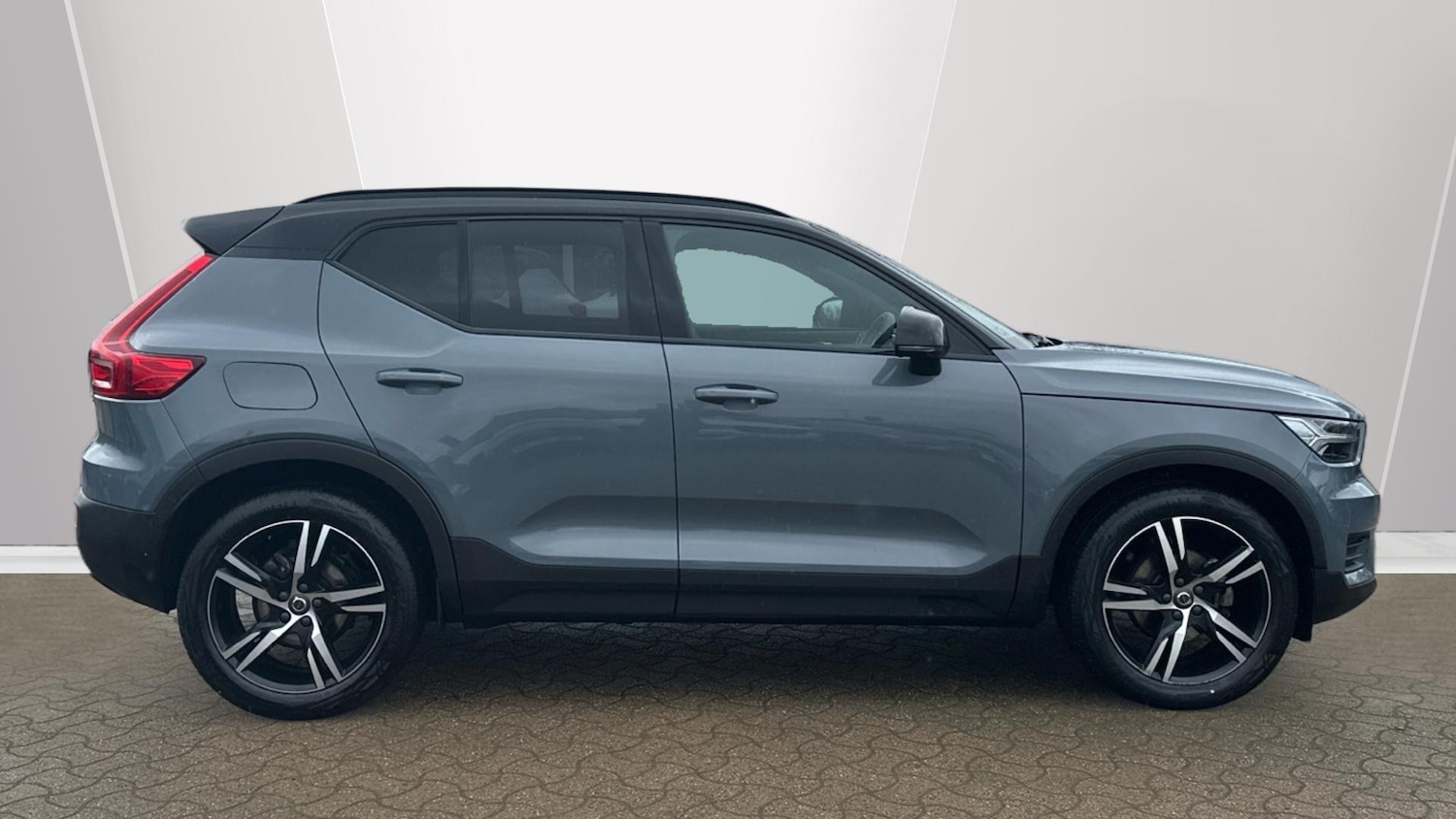 Used Volvo XC40 for sale - 77268122: Photo 3