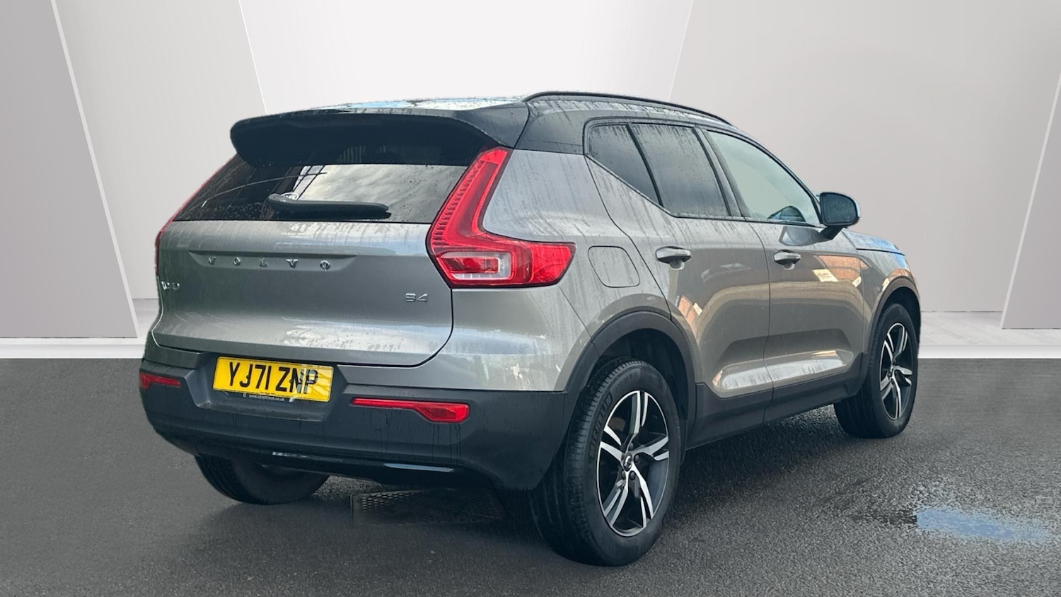 Used Volvo XC40 2021 for sale - 76317866: Photo 2