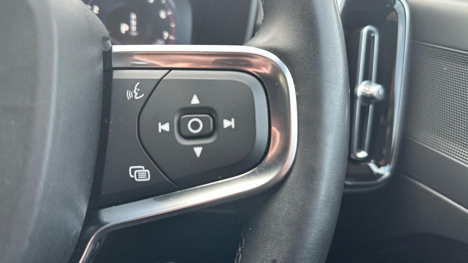 Used Volvo XC40 2021 for sale - 76317866: Photo 20