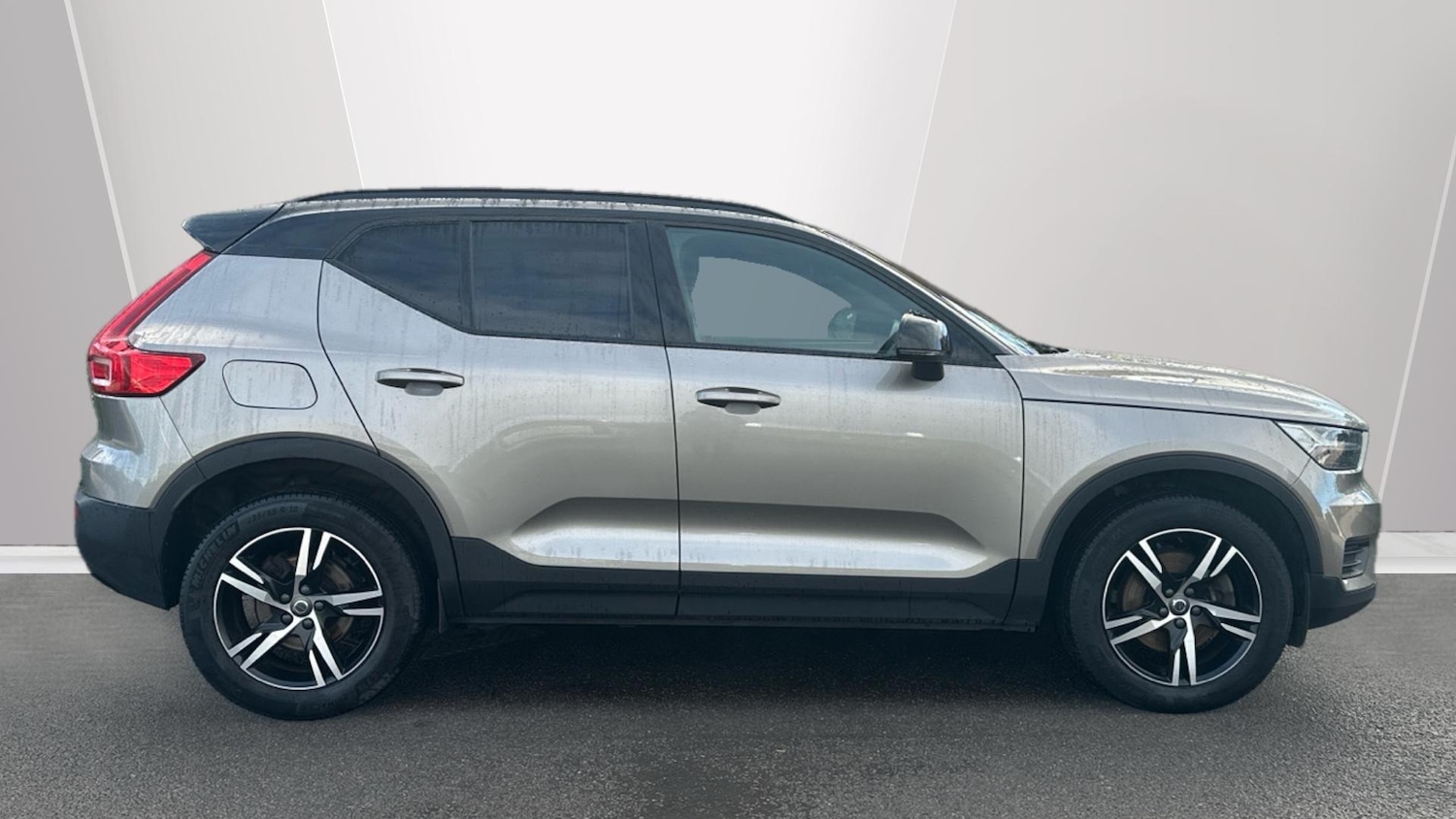 Used Volvo XC40 2021 for sale - 76317866: Photo 3