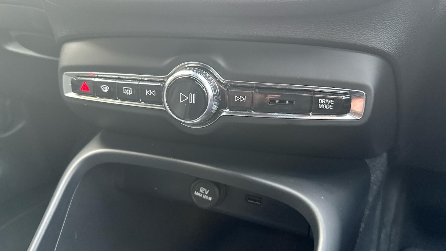 Used Volvo XC40 2021 for sale - 76317866: Photo 42