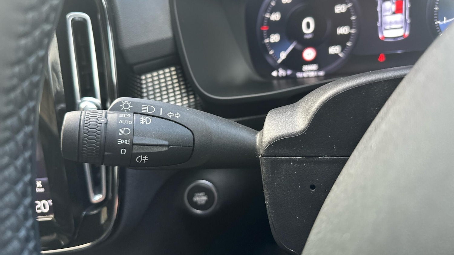 Used Volvo XC40 2021 for sale - 76318023: Photo 16