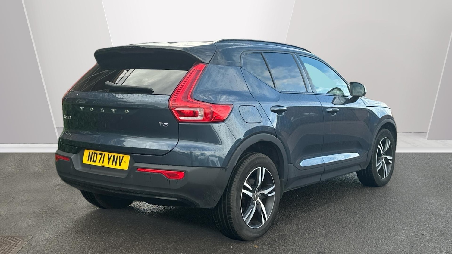 Used Volvo XC40 2021 for sale - 76318023: Photo 2
