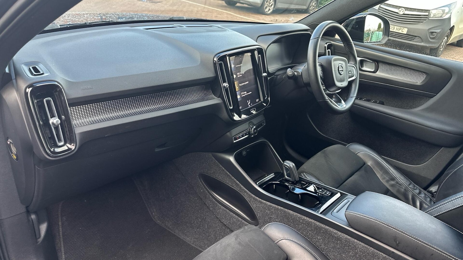 Used Volvo XC40 2021 for sale - 76318023: Photo 37