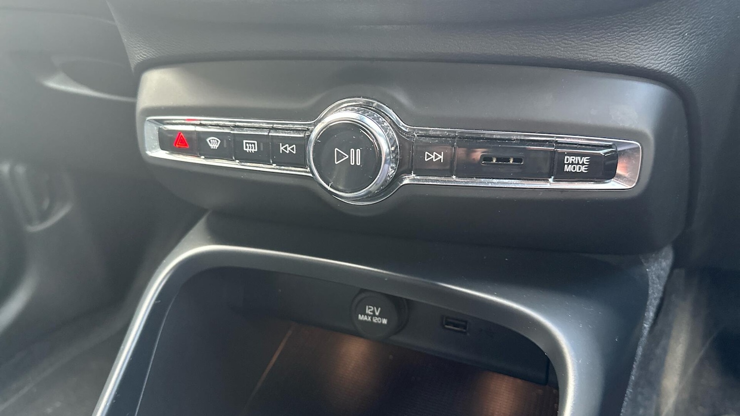 Used Volvo XC40 2021 for sale - 76318023: Photo 40