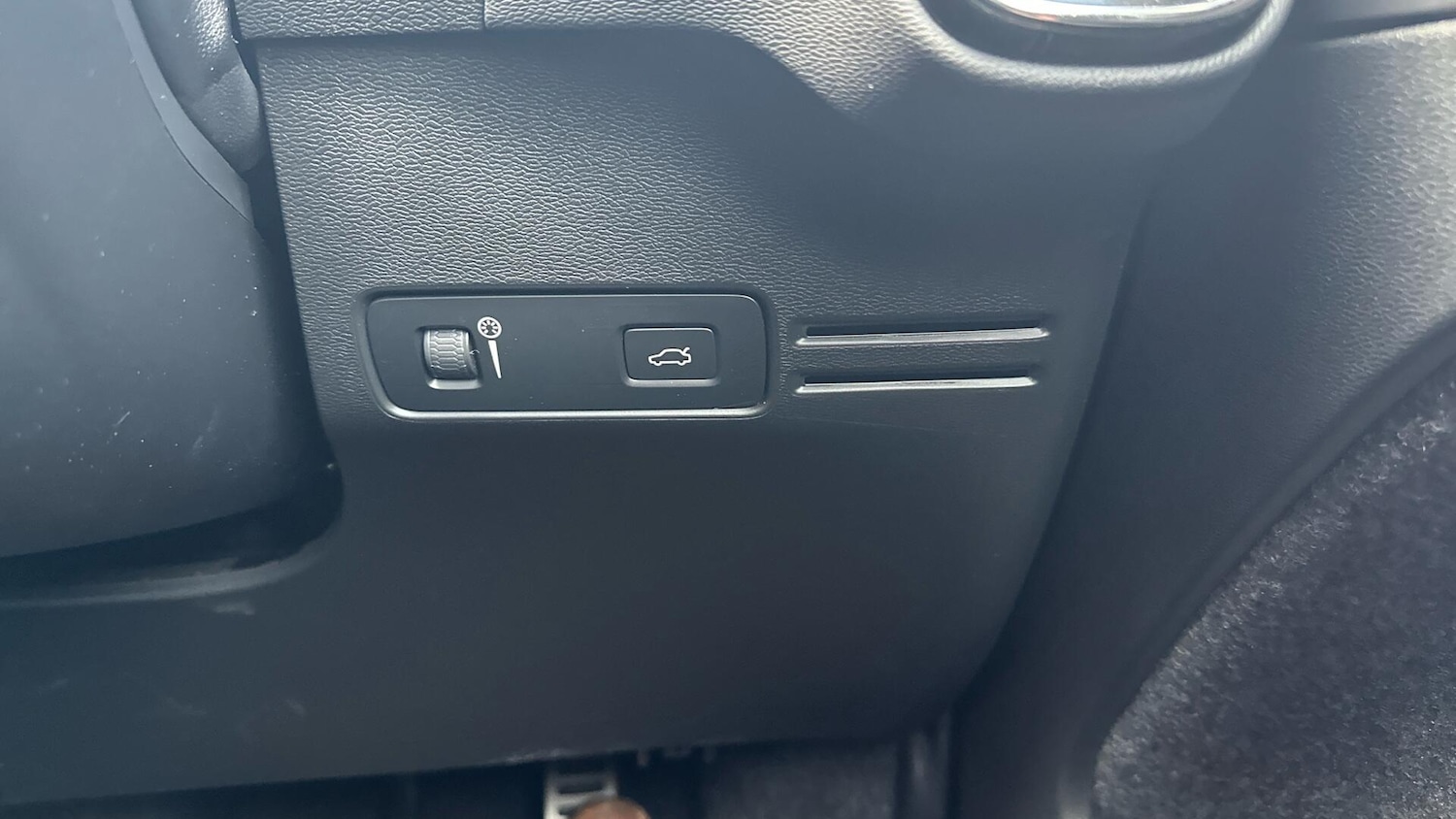 Used Volvo XC40 2021 for sale - 76318023: Photo 46