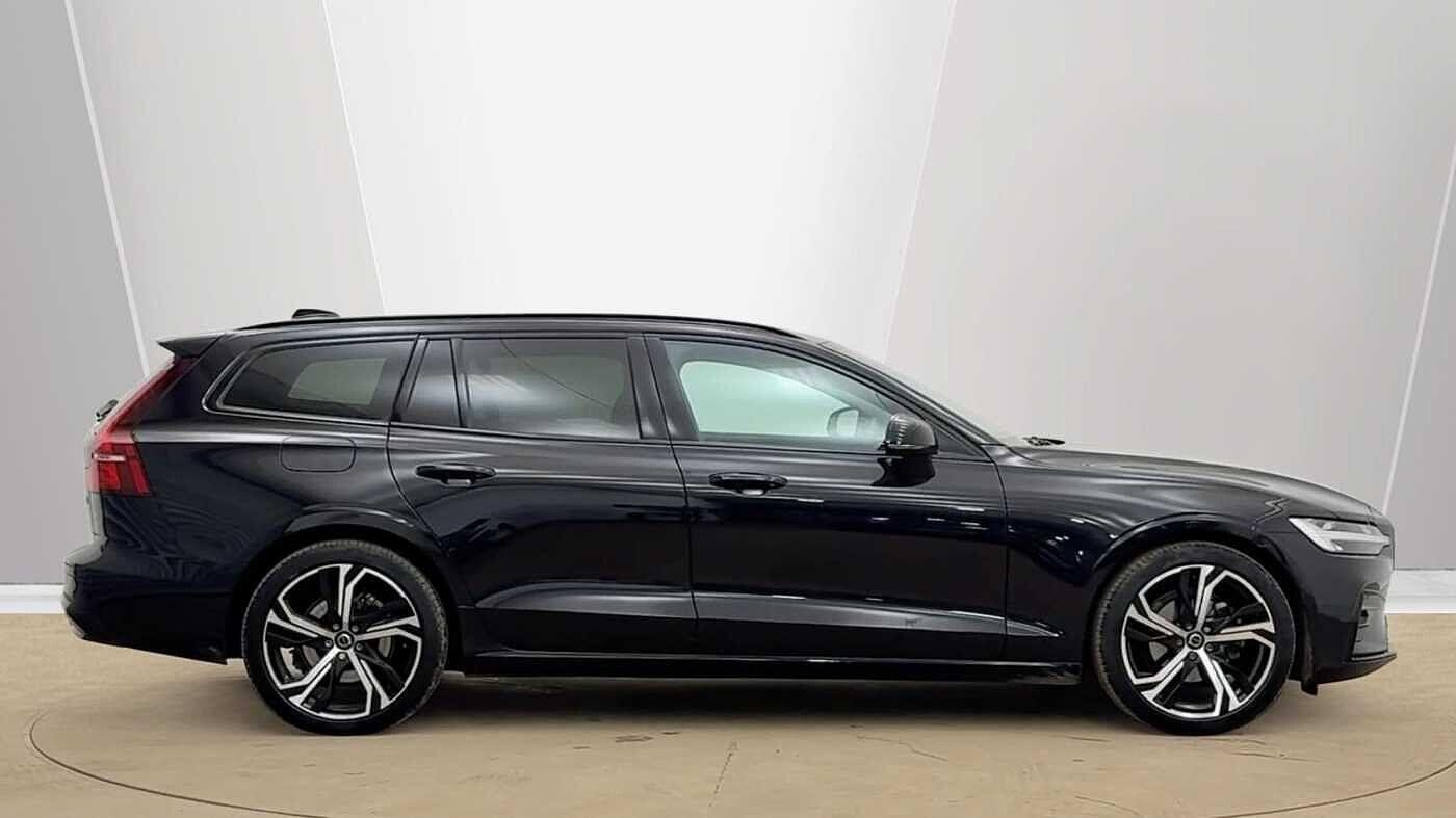 Used Volvo V60 2025 for sale - 77737989: Photo 2