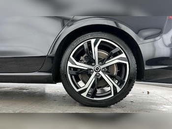 Used Volvo V60 2022 for sale - 78086223: Photo