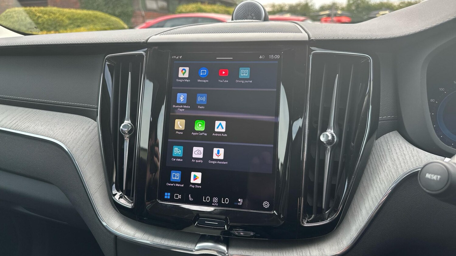 Used Volvo XC60 2025 for sale - 77673124: Photo 12