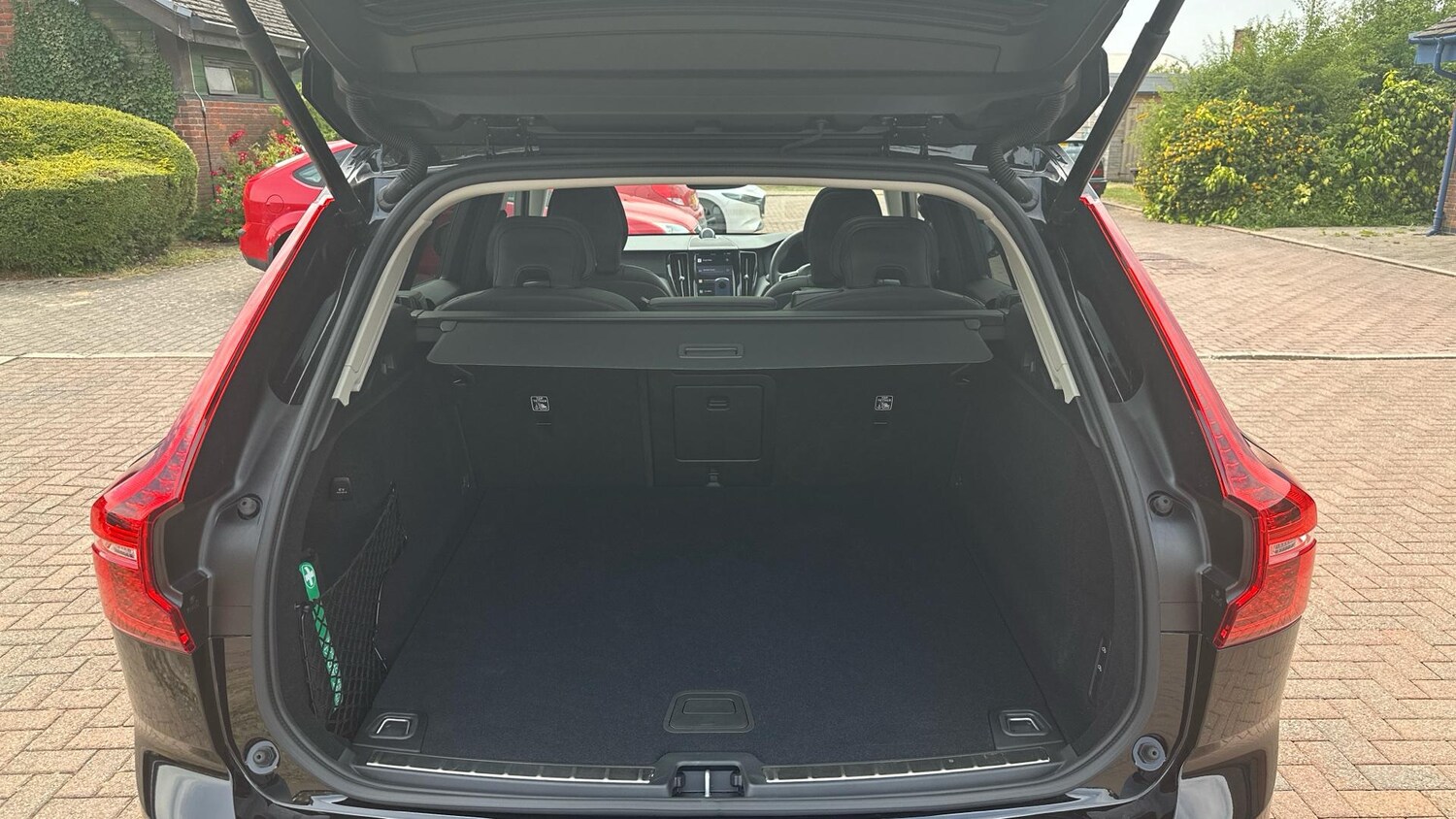 Used Volvo XC60 2025 for sale - 77673124: Photo 13