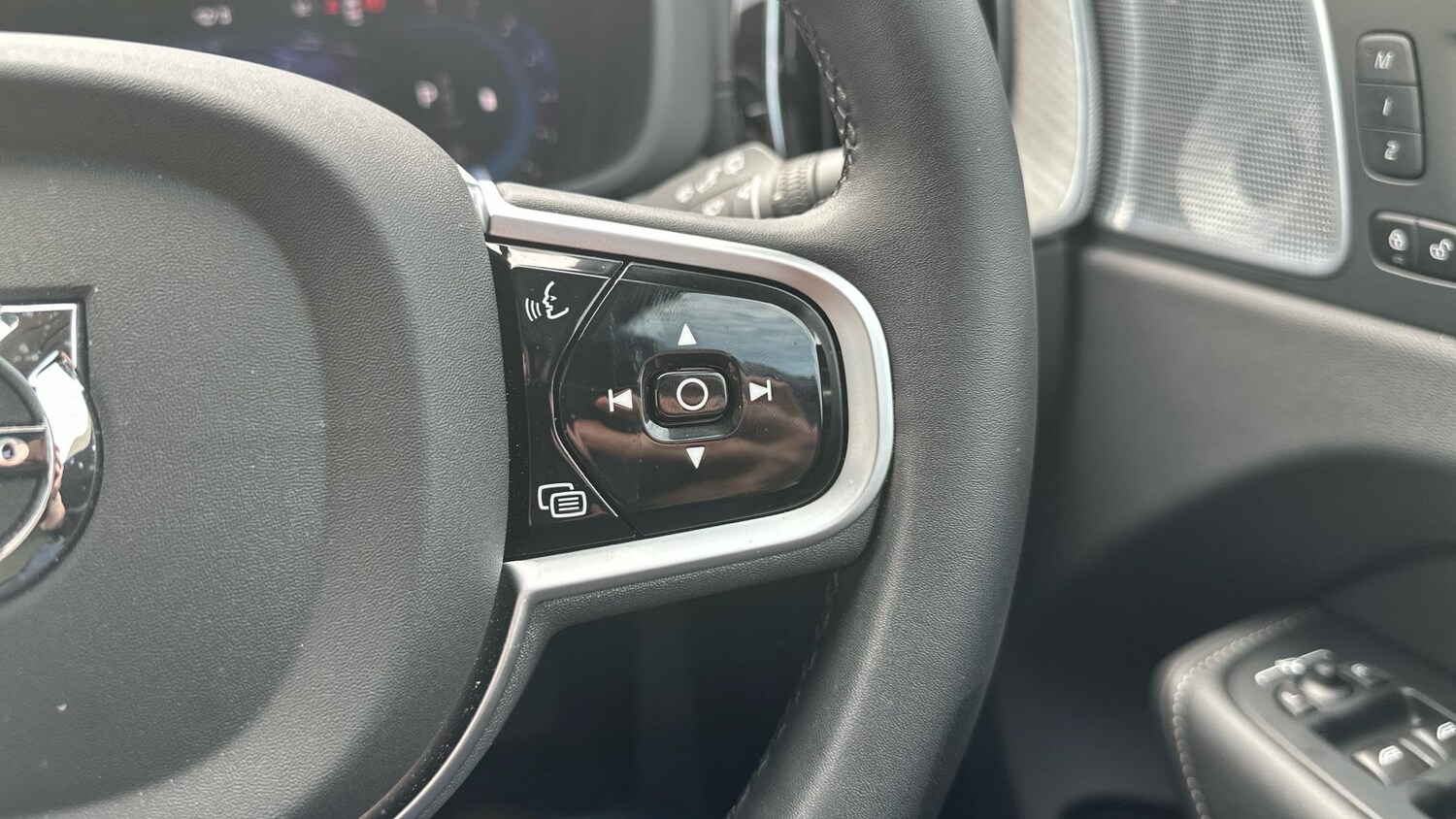 Used Volvo XC60 2025 for sale - 77673124: Photo 21