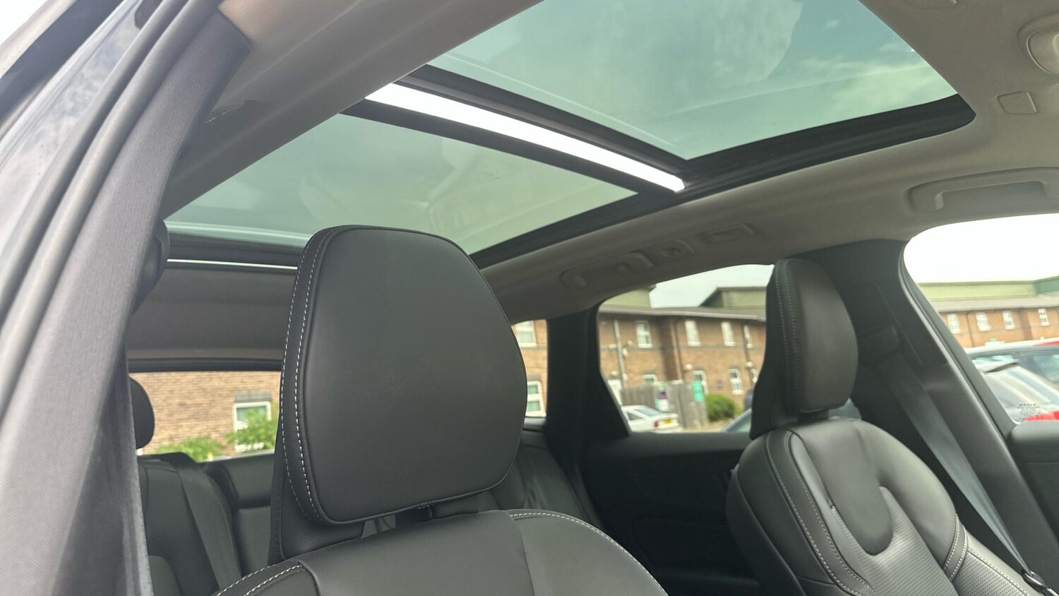 Used Volvo XC60 2025 for sale - 77673124: Photo 30