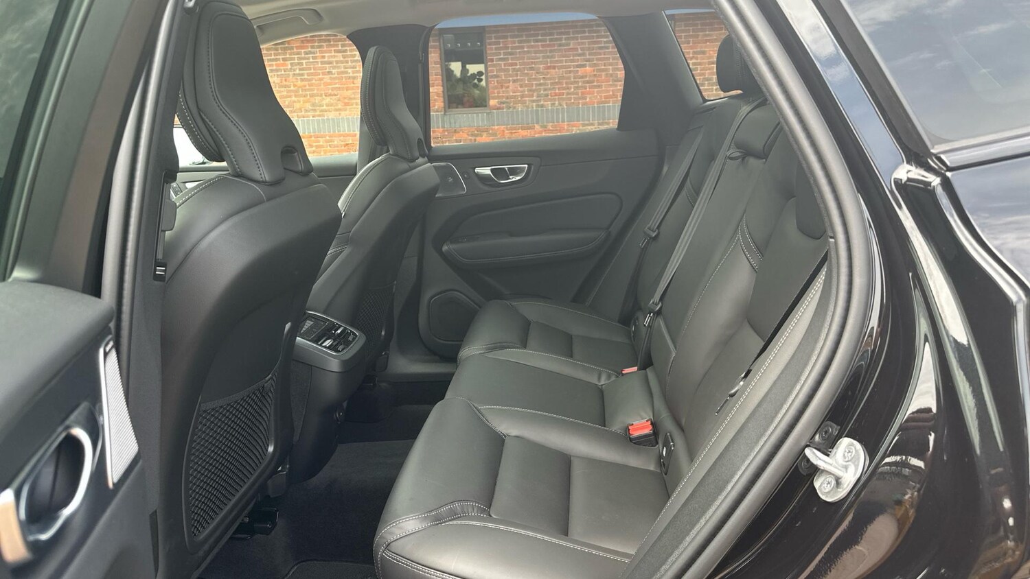 Used Volvo XC60 2025 for sale - 77673124: Photo 32