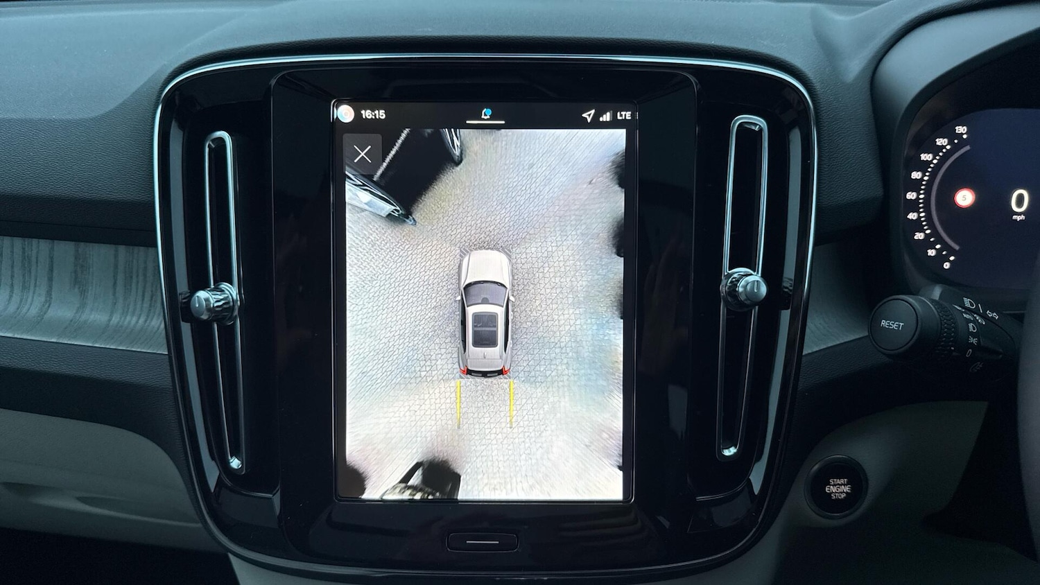 Used Volvo XC40 for sale - 77266937: Photo 12