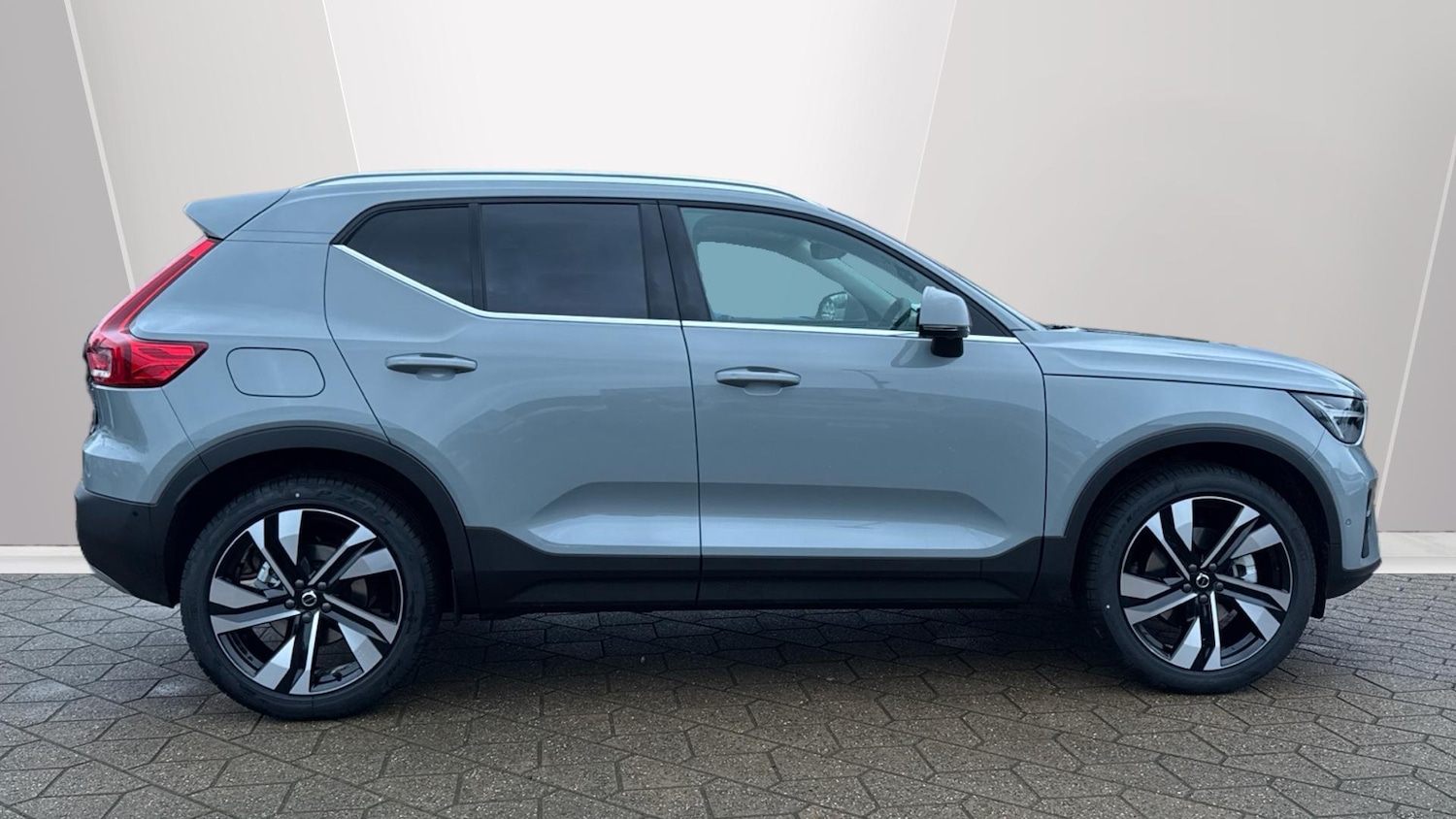 Used Volvo XC40 for sale - 77266937: Photo 3