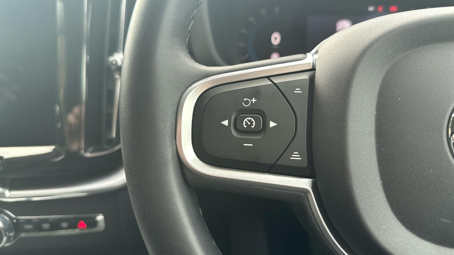 Used Volvo XC60 2021 for sale - 76307270: Photo 19