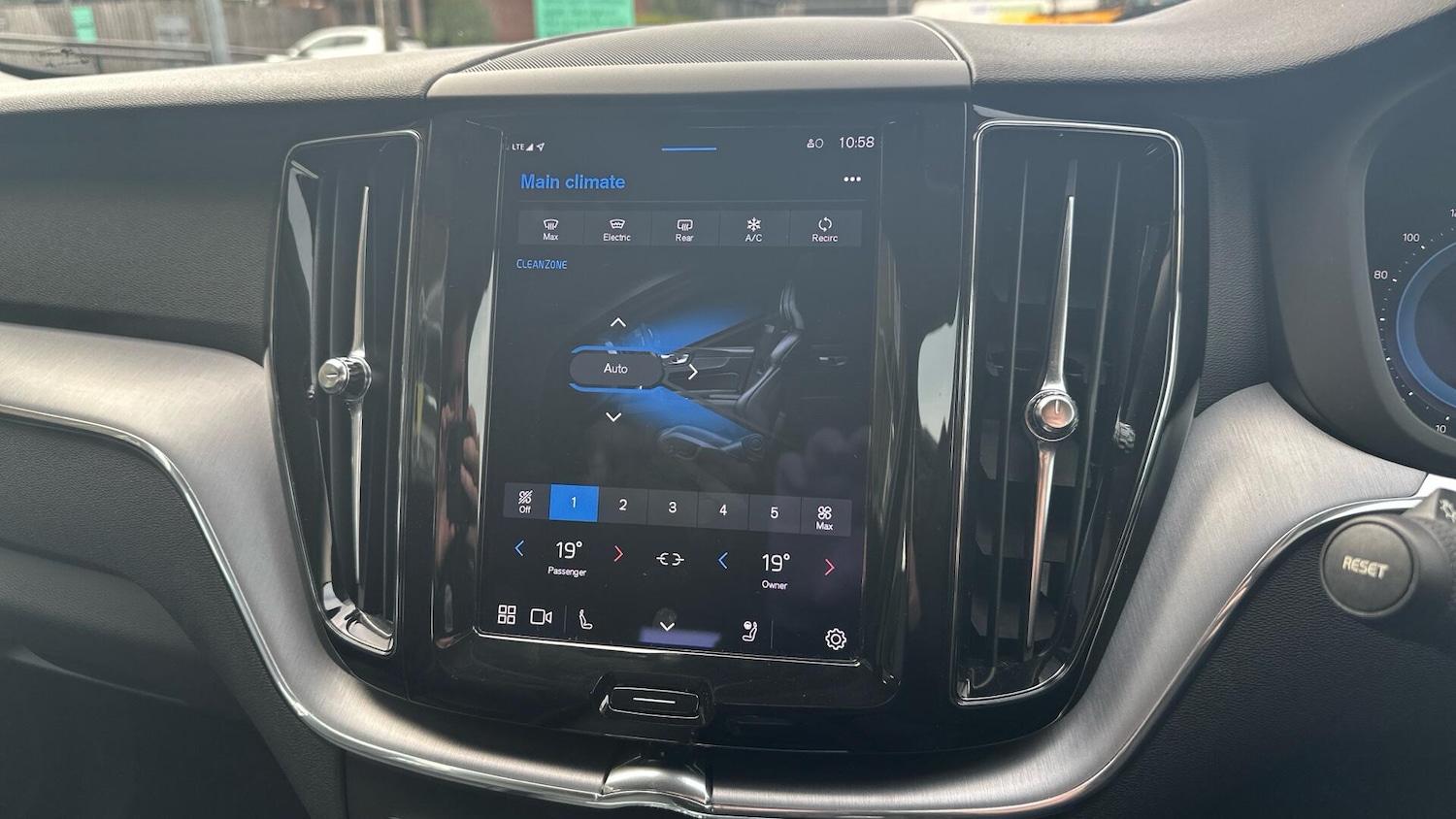 Used Volvo XC60 2021 for sale - 76307270: Photo 49