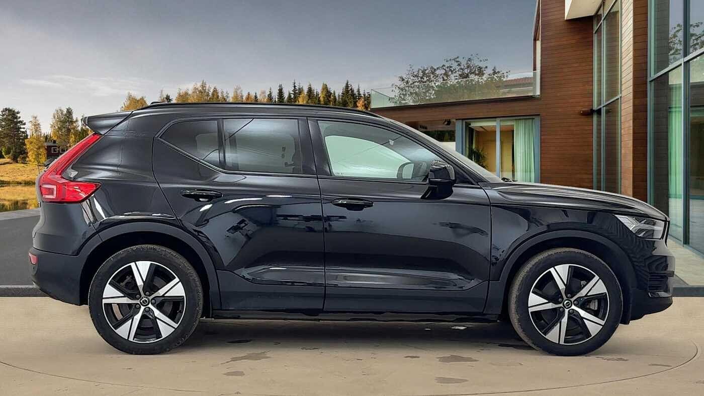 Used Volvo XC40 2021 for sale - 77331643: Photo 2