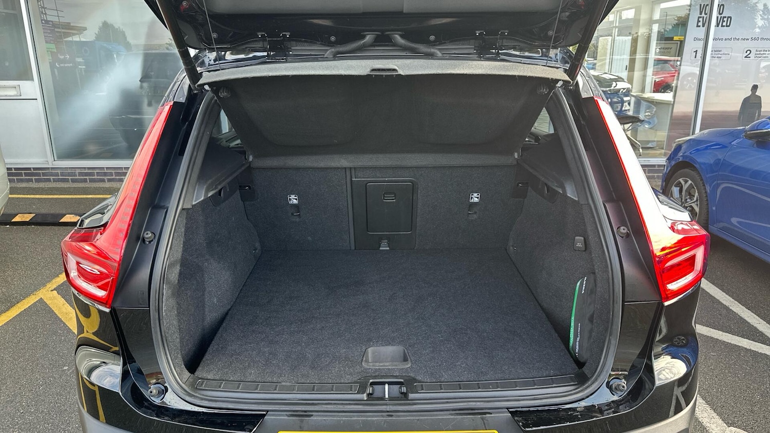 Used Volvo XC40 2022 for sale - 77162888: Photo 13